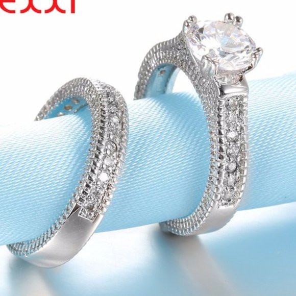 New Classy & Elegant Diamonique & Sterling Silver Wedding Ring Set - Picture 5 of 9